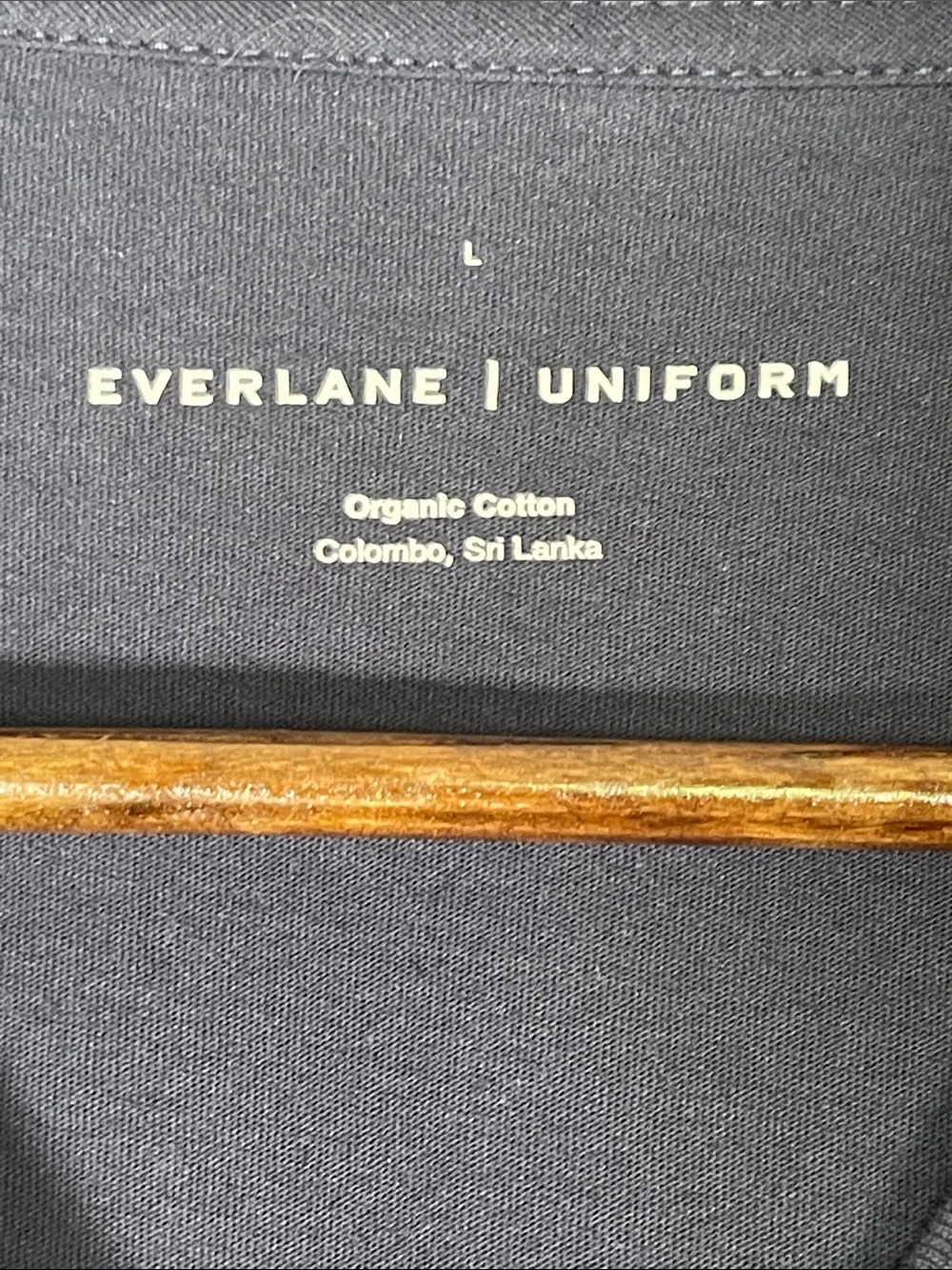 Everlane Men’s The Organic Cotton V-Neck Tee Size Large in Navy Blue - Picture 6 of 11